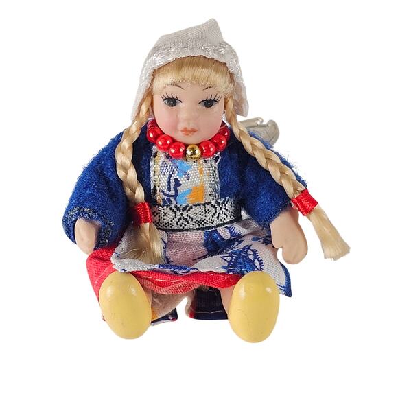 Vintage Dutch Girl Keychain Doll in Traditional Dress Braids Wooden Shoes 3" - Picture 4 of 11
